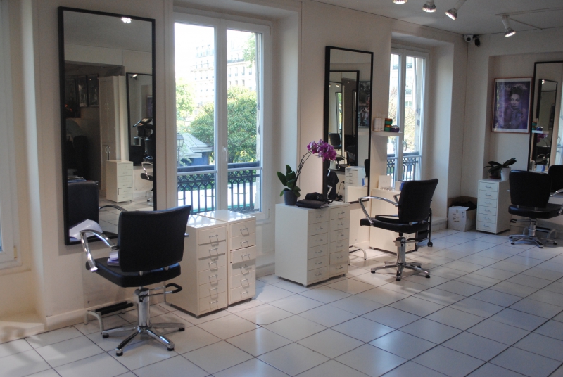 coiffure-BAIROLS-min_floor-home-office-property-living-room-room-781228-pxhere.com